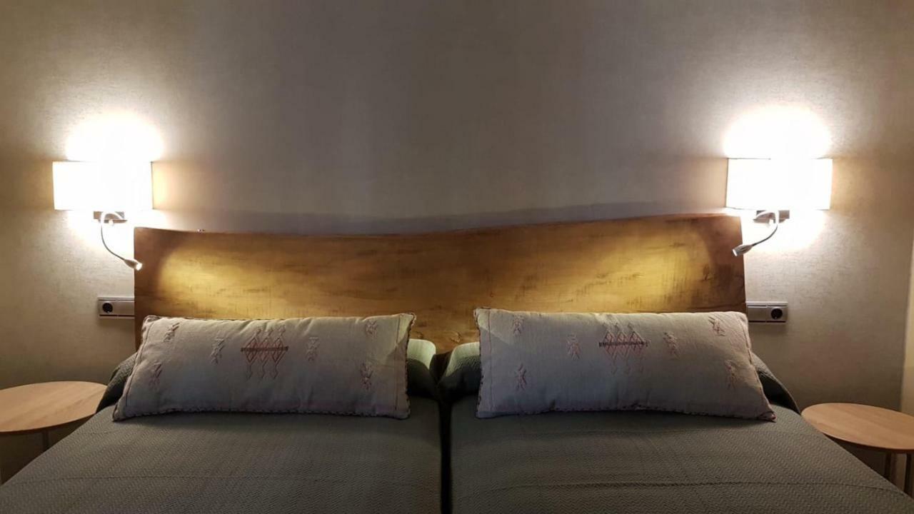 Hostal El Resbalon Cervera De Pisuerga Ngoại thất bức ảnh