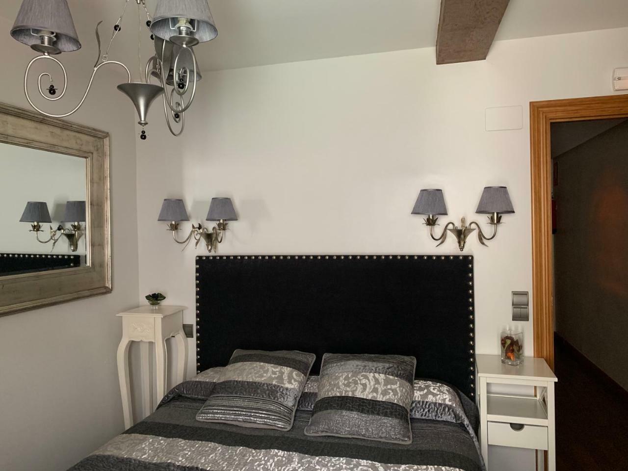 Hostal El Resbalon Cervera De Pisuerga Ngoại thất bức ảnh