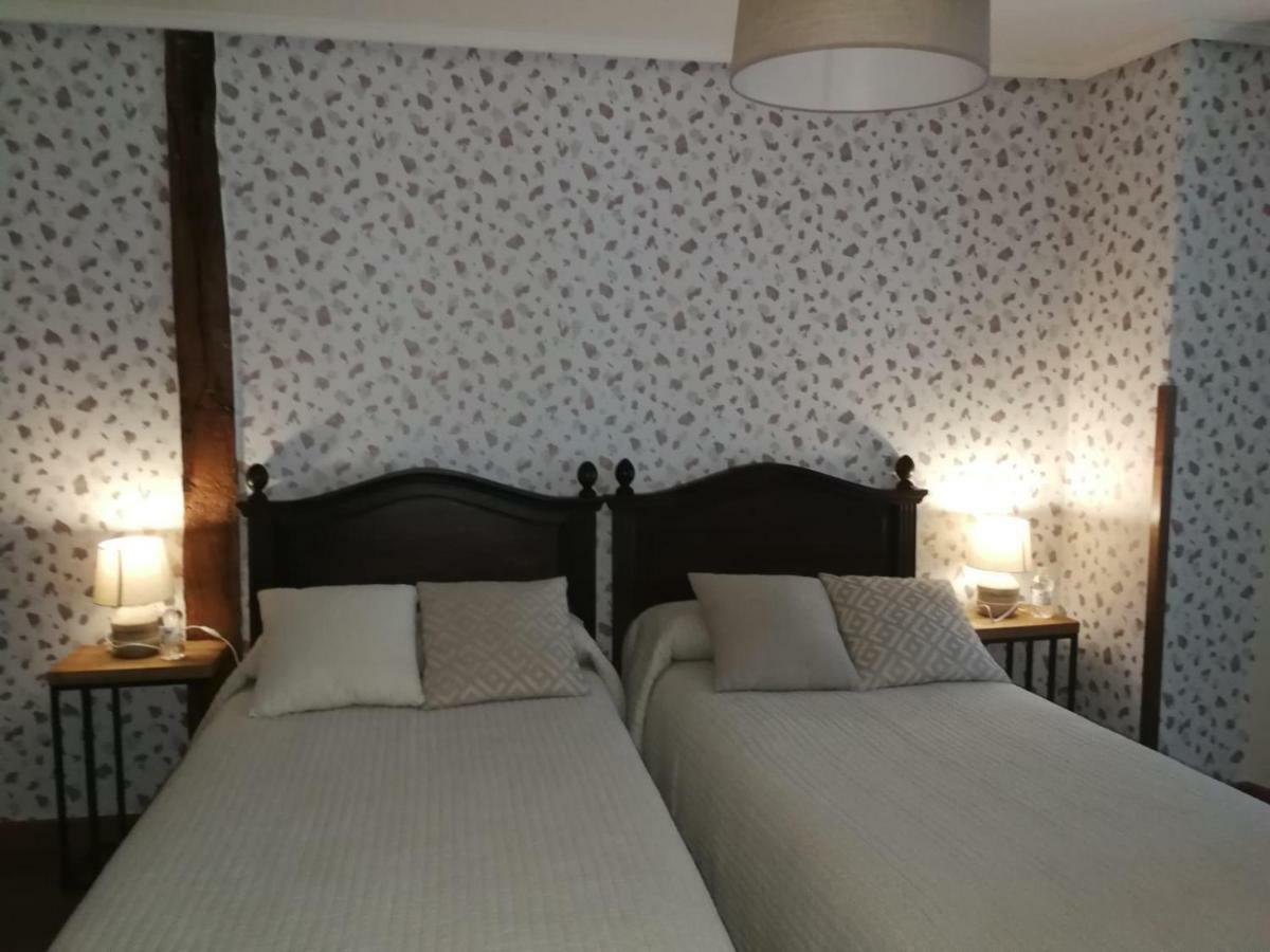 Hostal El Resbalon Cervera De Pisuerga Ngoại thất bức ảnh