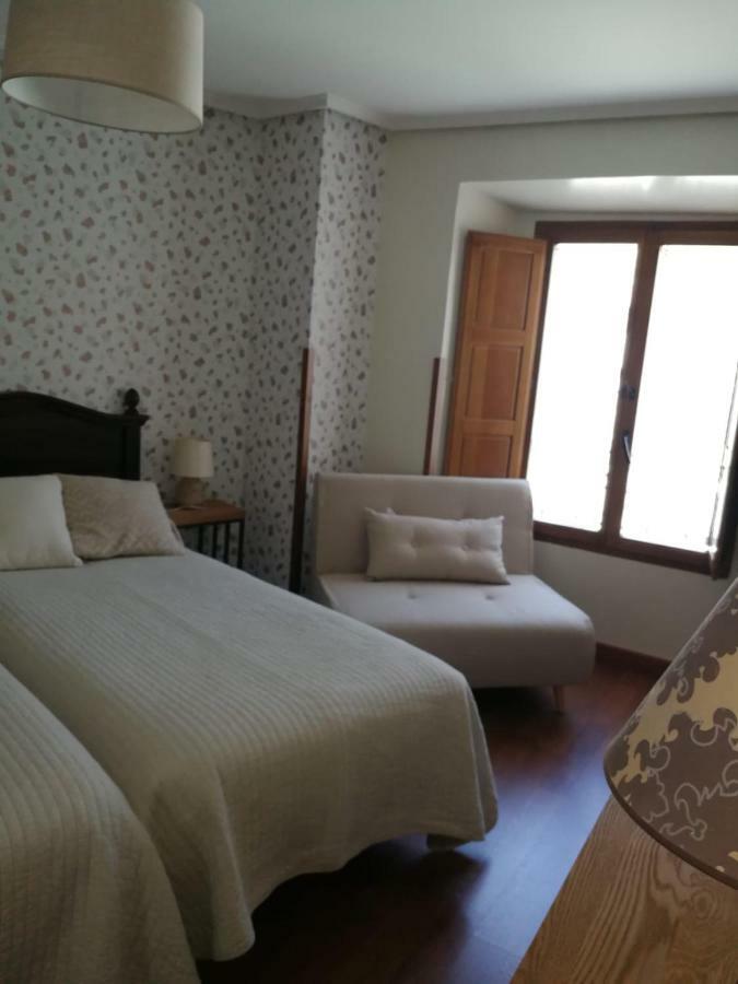 Hostal El Resbalon Cervera De Pisuerga Ngoại thất bức ảnh